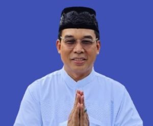 heri soleudin pecil latar biru pan sedakep
